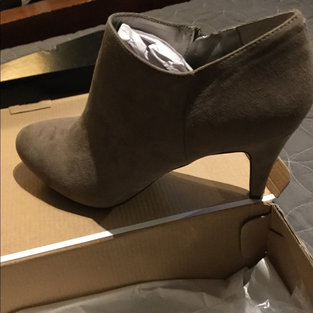 Ana booties